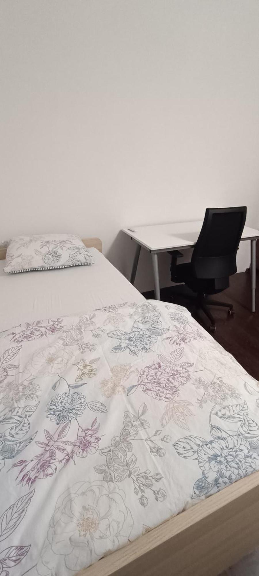Single In Student Apartment Wien